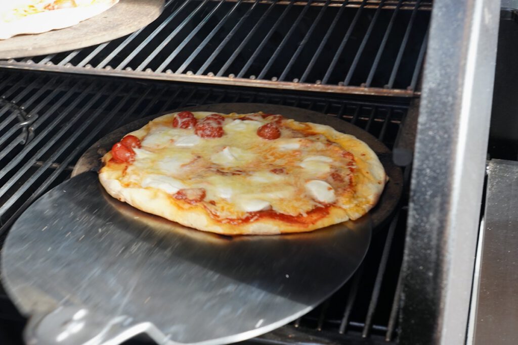 Pizza im Weber SmokeFire