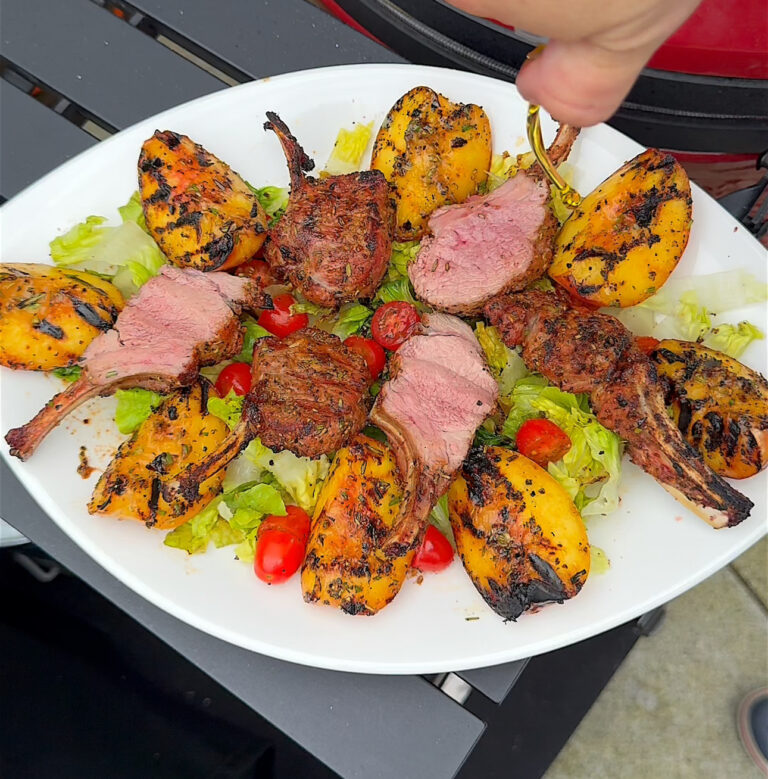 Leichte Sommerküche: Lamm, Nektarinen und Salat direkt vom Grill | Rezeptidee